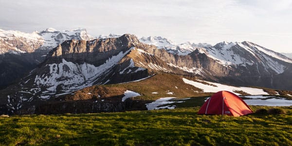 Une truite dans un poêlon